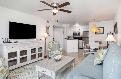 Ocean Side Village Condo | Jackie - Tranquil 1BR Condo · Walk to Beach