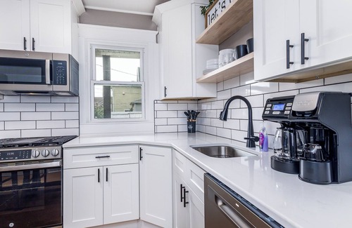 Dubuque House | Jackson Street Suites #1