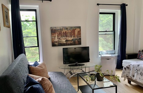 Church and Wellesley Bed & Breakfast | Jacob22 B&B