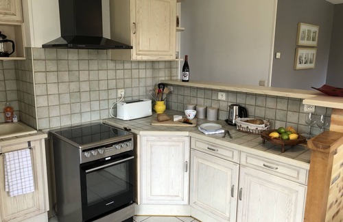 Saint-Cybranet Cottage | Jacques Gite and Walnut Tree Farm Sleeps 4