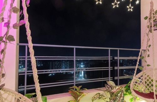 Greater Noida Apartment | Jacuzzi and Chill By Buddies Home
