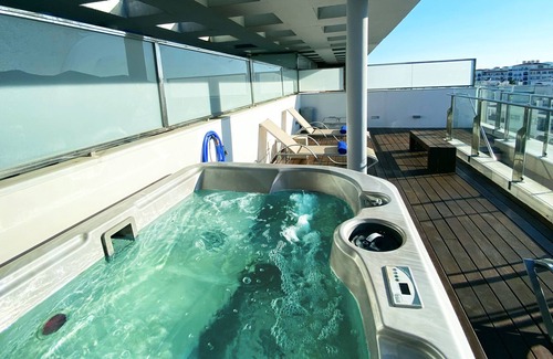 Talamanca Apartment | Jacuzzi Apartment Marina Botafoch Ibiza