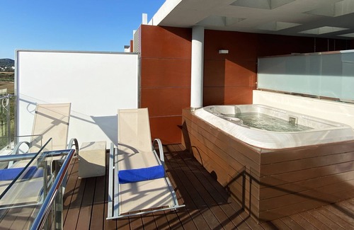 Talamanca Apartment | Jacuzzi Apartment Marina Botafoch Ibiza
