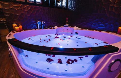 Les Muriers Apartment | Jacuzzi Deluxe - Penthouse