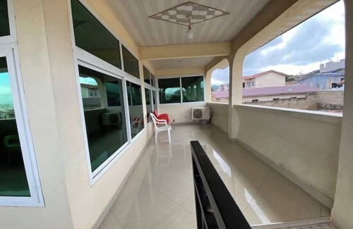 Mile 11 House | Jacuzzi Penthouse @ West Hills