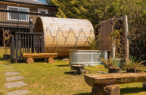 Ucluelet Cottage | Jacuzzi Suite | Ocean View