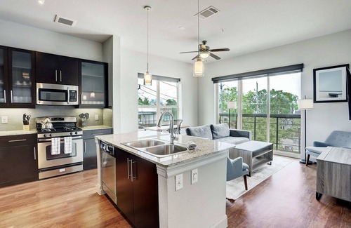 The Galleria Apartment | Jade At Millennium - 3 Bed Apt in Houston