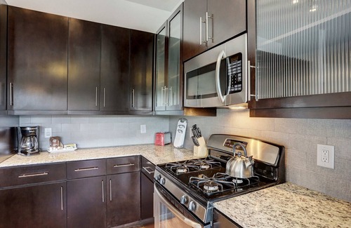The Galleria Apartment | Jade At Millennium - 3 Bed Apt in Houston