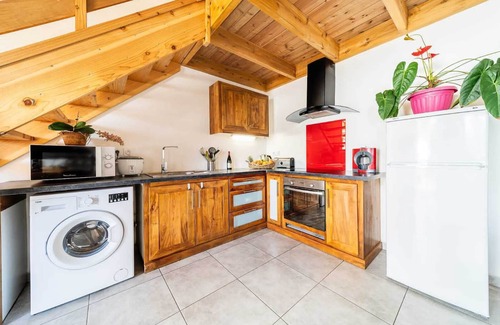 Trois Mares Apartment | Jade vine location 2