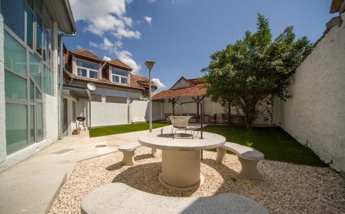 Eger Apartment | JadeRooms
