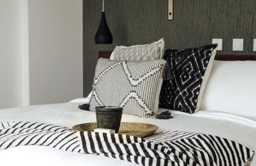 Mogo Villa | Jaguar Stay