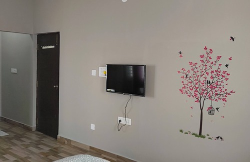 Bengaluru Cabin | Jai Anjaneya Guesthouse near International Airport Bangalore