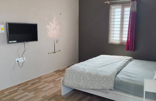 Bengaluru Cabin | Jai Anjaneya Guesthouse near International Airport Bangalore
