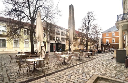Old Town Apartment | JAIS Home-Moon Apartment-Old Town/Muzeului Square