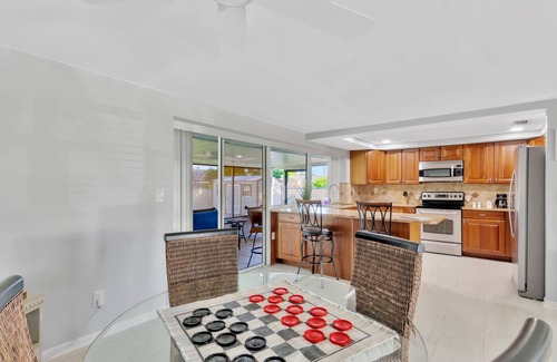 Apollo Beach House | Jamaican Relaxation 3 bedrooms heated pool and unique game room