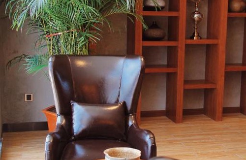 Haigang District Hotel | James Joyce Hotel Qinhuangdao Railway Station