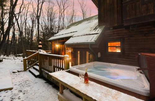 Thayerville House | Jamesons Cabin! 8 Minutes to Wisp, HotTub, FirePit, Pets, EV Chgr
