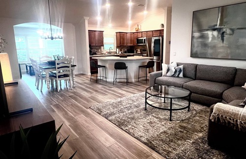 Dunedin House | Jan 1-25, 2026 is available! Central location, new gas golf cart & furnishings!