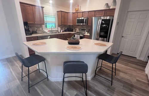Dunedin House | Jan 1-25, 2026 is available! Central location, new gas golf cart & furnishings!