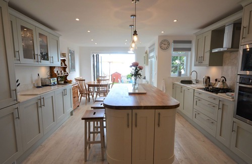 Ventnor Cottage | Jan Dee Cottage - a cottage that sleeps 6 guests in 3 bedrooms