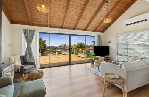 Jan Juc House | Jan Juc Ocean Views And Sunshine