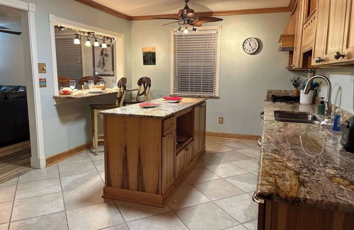 North Northwest Pensacola House | Jan's Oasis Family Retreat Pool, Bar, Games & Fun!