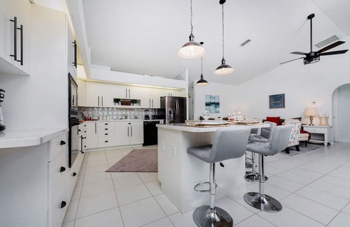 Port Charlotte Villa | Jan2026 open luxury waterfront pool villa. Low fall rates