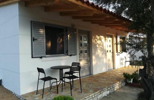 Himare Apartment | Janakis Garden Livadi Beach