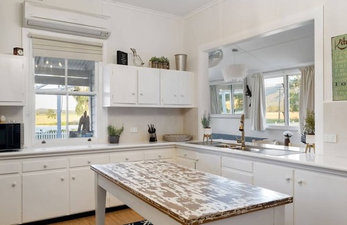 Broke House | Janie s Cottage Secluded Wine Country Home