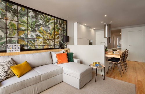 Uniao de Freguesias do Centro Apartment | Janika's Patio - New and Charming!