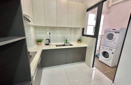 Central District Apartment | Japandi Beach Resort at Country Garden Danga bay