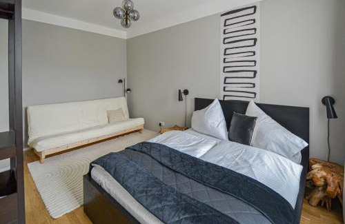Zizkov Apartment | Japanese Design 3BDR Apartment in a Vibrant Area