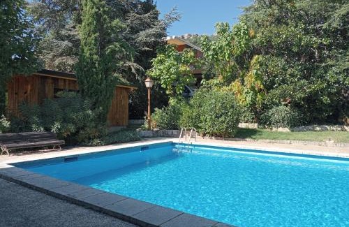 Becerril de la Sierra House | Jardín Las Secuoyas