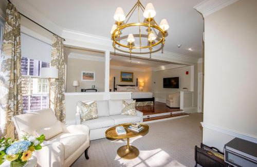 Nantucket Town Hotel | Jared Coffin House