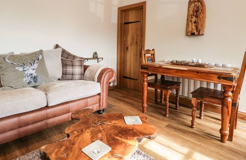 Newton in Furness Cottage | JASMAR COTTAGE, pet friendly, character holiday cottage in Roose