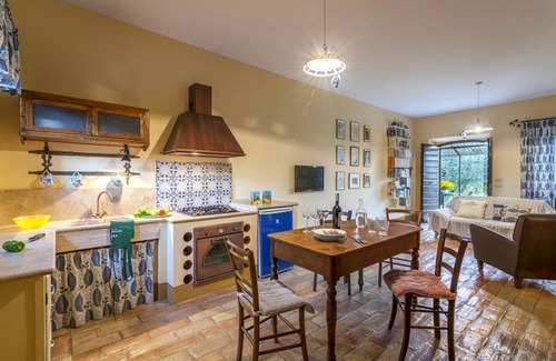 Fermo Apartment | Jasmine - apartment in villa with heated swimming pool