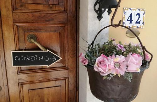 Luni Bed & Breakfast | jasmine cottage