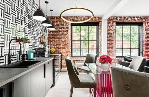 Golden Triangle Apartment | Jason Graves Art Suite 101