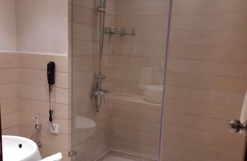 Nahan Hotel | Jay Clarks Exotica