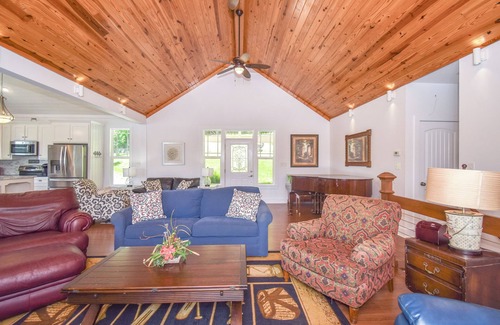 Jacksons' Gap House | Jaybird's Perch, Jaybird's Perch- Roomy Lakefront Cabin w/Deepwater- Sleeps 10