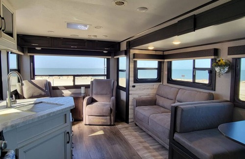 Port Lavaca House | Jayco · Brand New RV - Bay Front