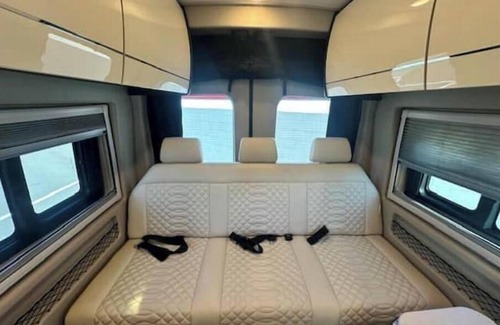 Fredericksburg House | Jayco l 2024 Solstice class B Motorhome