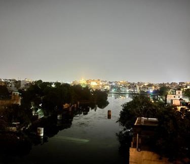 Lake Swaroop Sagar Hotel | Jeel Pearl Hotel