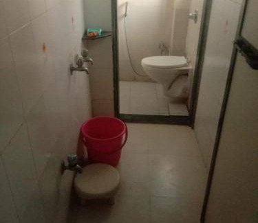 Niravade Bed & Breakfast | JEEVANDEEP T S K PARYATAK NIWAS Nirawade