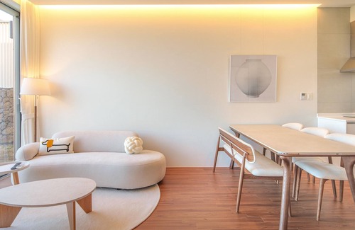 Jongdal-ri House | Jeju Boutia Private Pension