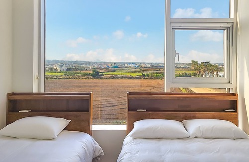 Jongdal-ri House | Jeju Boutia Private Pension