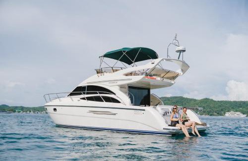 Koh Kaew Boat Rental | Jelly Bear