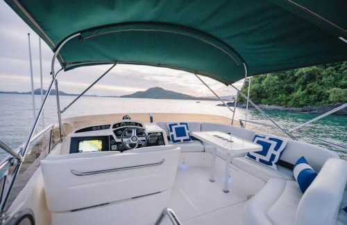 Koh Kaew Boat Rental | Jelly Bear