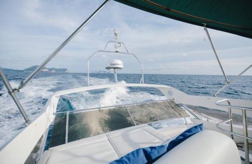 Koh Kaew Boat Rental | Jelly Bear