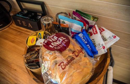 Griffith Bed & Breakfast | Jen's Garden Pods